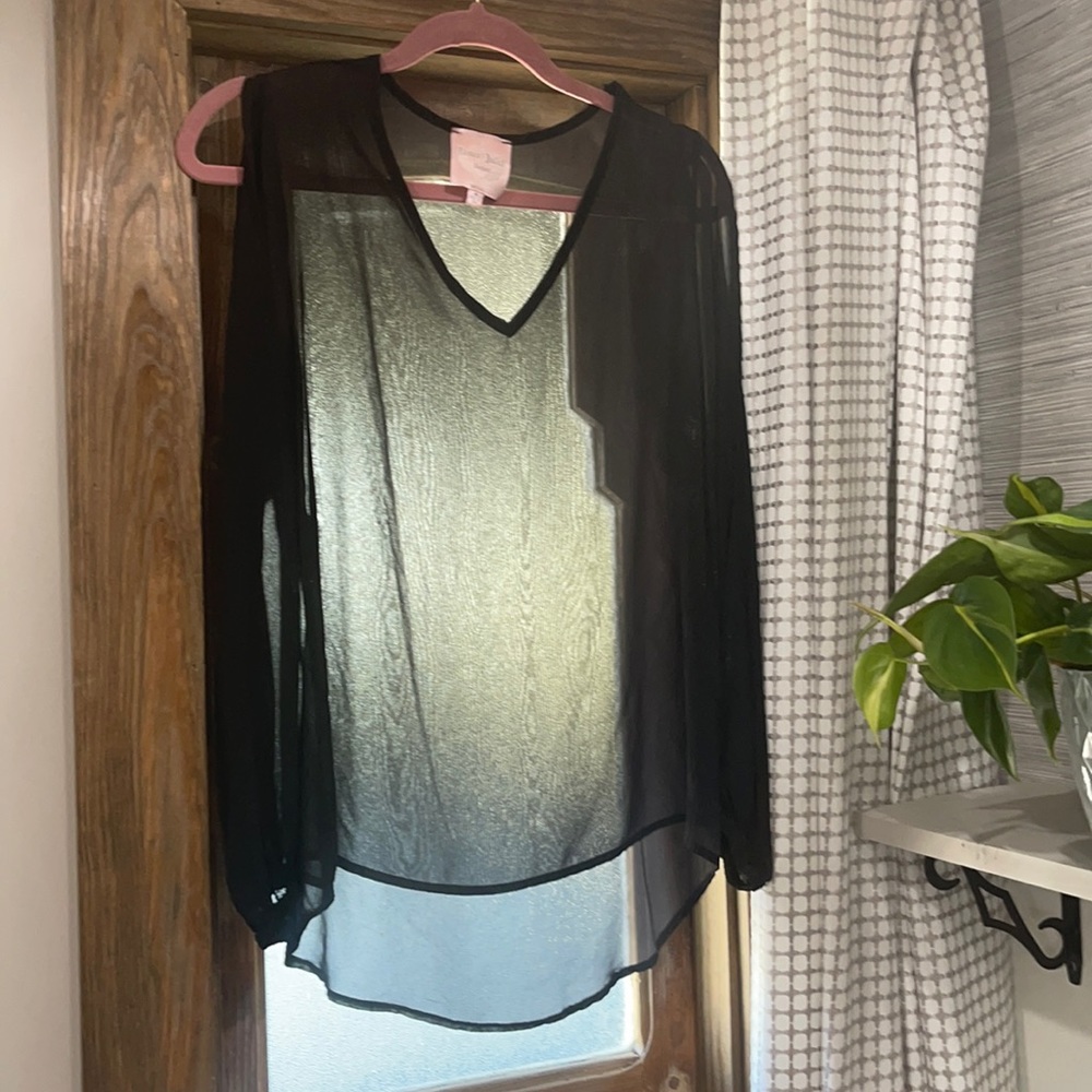 Sheer black/silver top